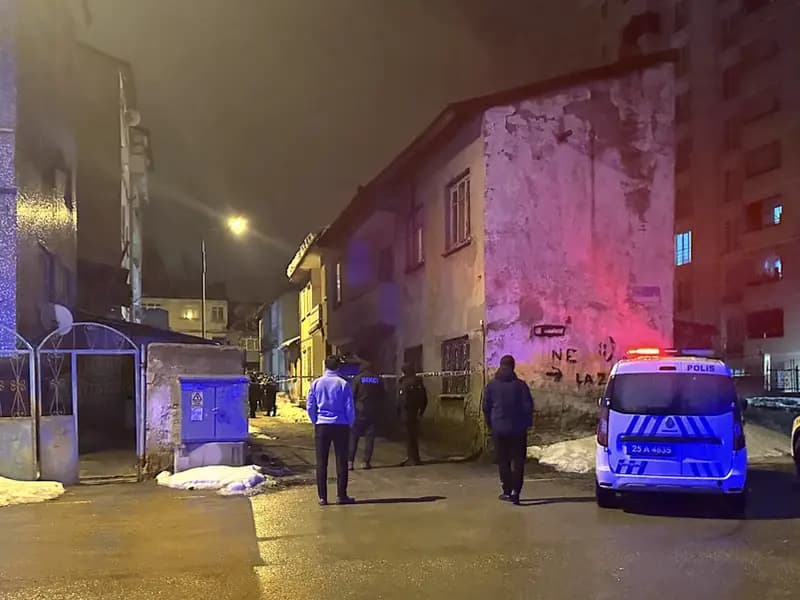 Erzurum'da Gece Yarısı Boğazı Kesilen Adamın Ölümü Şok Etti