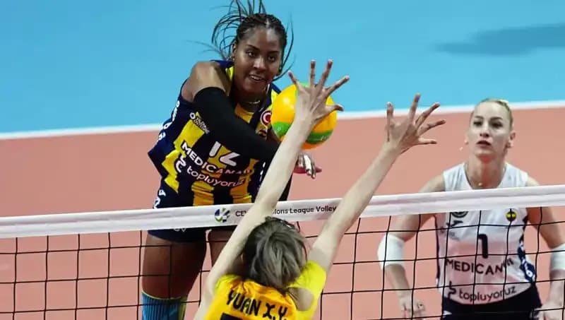 Fenerbahçe, Avrupa Türk Derbisinde Vakıfbank'ı 3-0 ile Geçti!