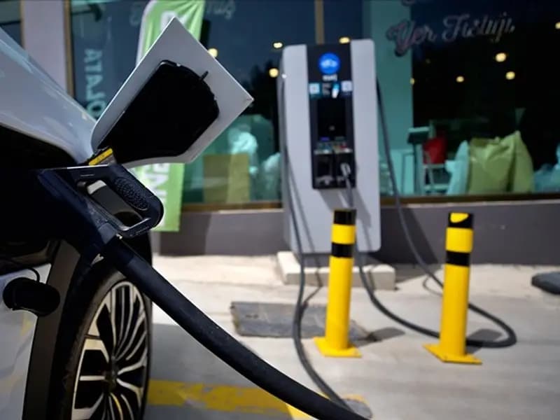 Elektrikli Araç Şarj Hizmetlerinde Yeni Düzenleme ve Ek Ücretler Yasaklandı