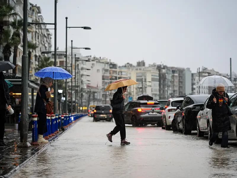 Bayramda Hava Durumu: Sıcaklık Düşecek, Yağış Bekleniyor
