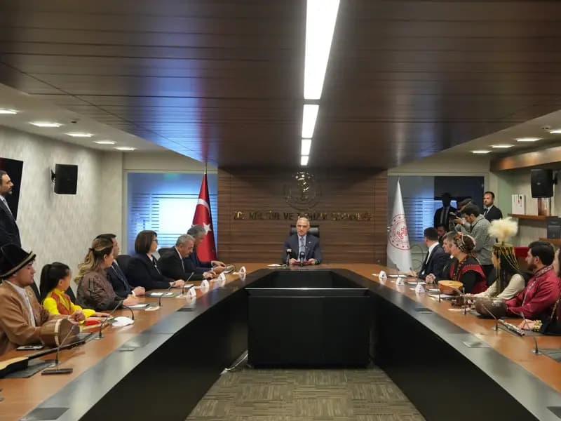 Kültür ve Turizm Bakanı Ersoy, TÜRKSOY Heyeti ile Nevruz'da Buluştu