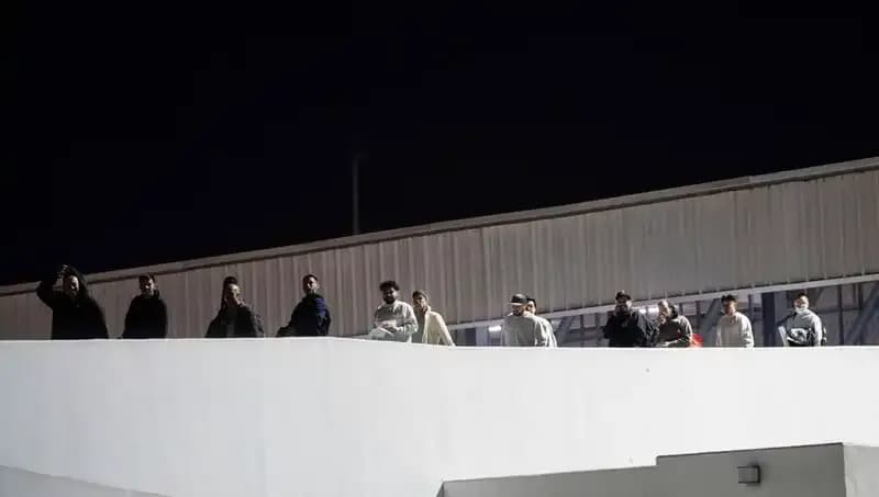 Düzensiz Göçmen Yakalamaları: İki İl Sarayı Güvenlik Önlemleri Artırdı