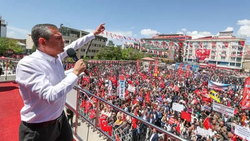 Özgür Özel’den Çarpıcı Açıklama: Örgütün Silah Bırakmasını Destekliyoruz!