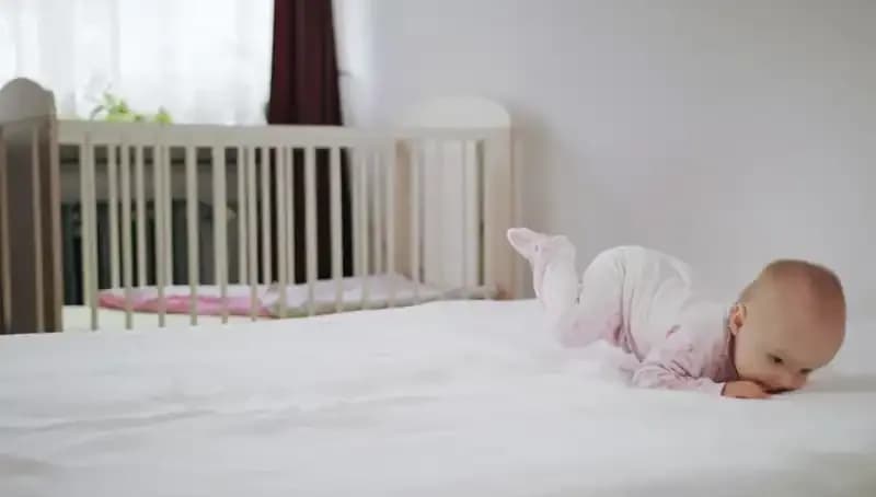 Bebek Yataklarındaki Gizli Tehlikeler: Hangi Malzeme Sağlığınızı Tehdit Ediyor?