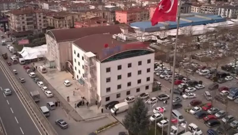 Özel Hastaneye Deprem Mührü: Perde Betonları Kestiler İddiası Ne Anlama Geliyor?