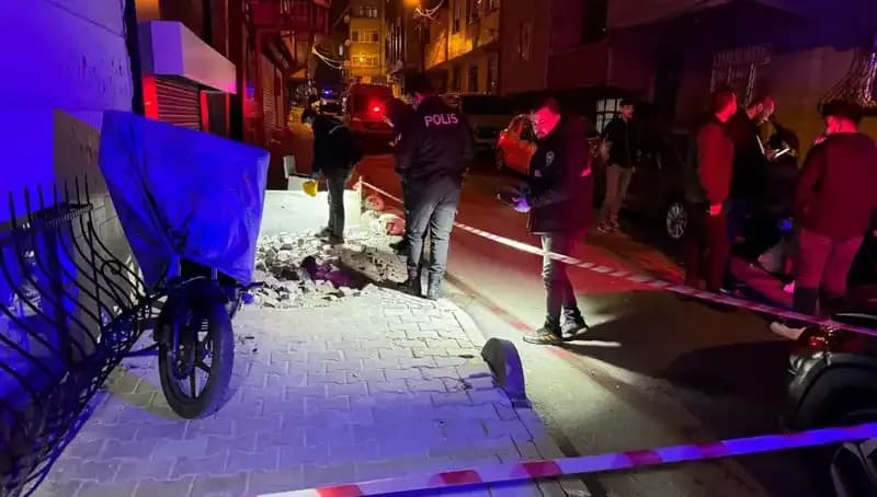 Küçükçekmece'de Plakasız Motosikletli Saldırı: Şok Edici Anlar