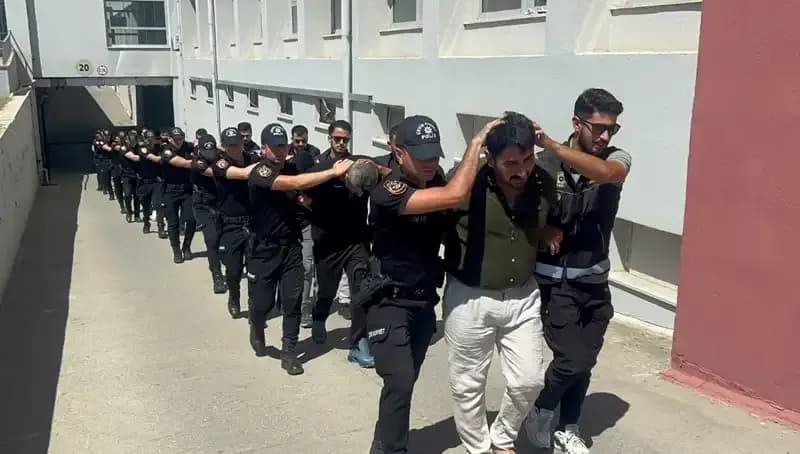 Adana'da 825 Kilo Eroin Yakalandı: 16 Şüpheli Tutuklandı