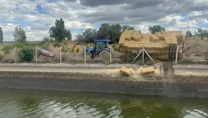 Saman Yüklü Römorktan Kanala Düşen Genç Aranıyor, Aile İçin Korku Dolu Bekleyiş