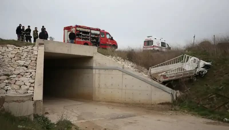 Kamyonet Alt Geçide Düştü: Olayda Bir Kişi Hayatını Kaybetti