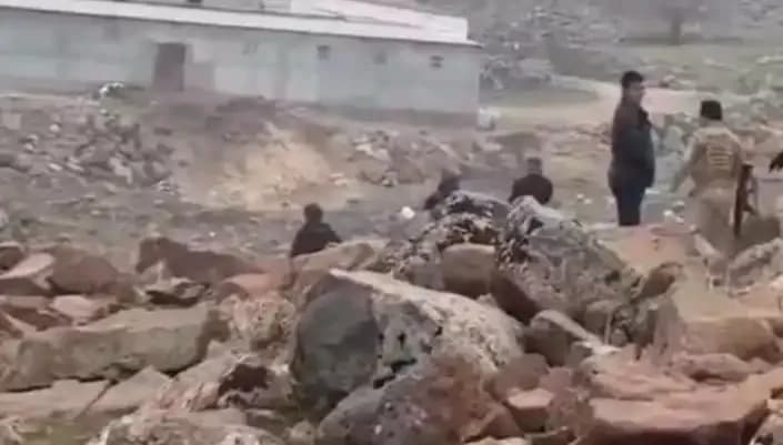 Diyarbakır'da Taşlı ve Silahlı Kavga: Kanlı Çatışmada 3 Ölü, Çok Sayıda Yaralı