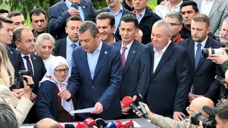 Ekrem İmamoğlu İçin CHP'den Destek: İmza Kampanyası Başlatıldı