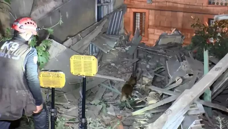 İstanbul'da Deprem Sonrası Çöken Bina: Durum ve Son Gelişmeler Neler?