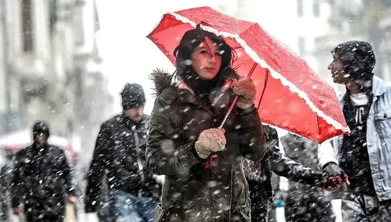 İstanbul'da Soğuk Hava Dalgası Kapıda: Sıcaklık 20 Derece Düşecek
