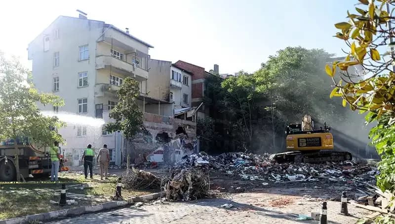 Sındırgı'da Devam Eden Artçılar, Bölge Halkını Tedirgin Ediyor