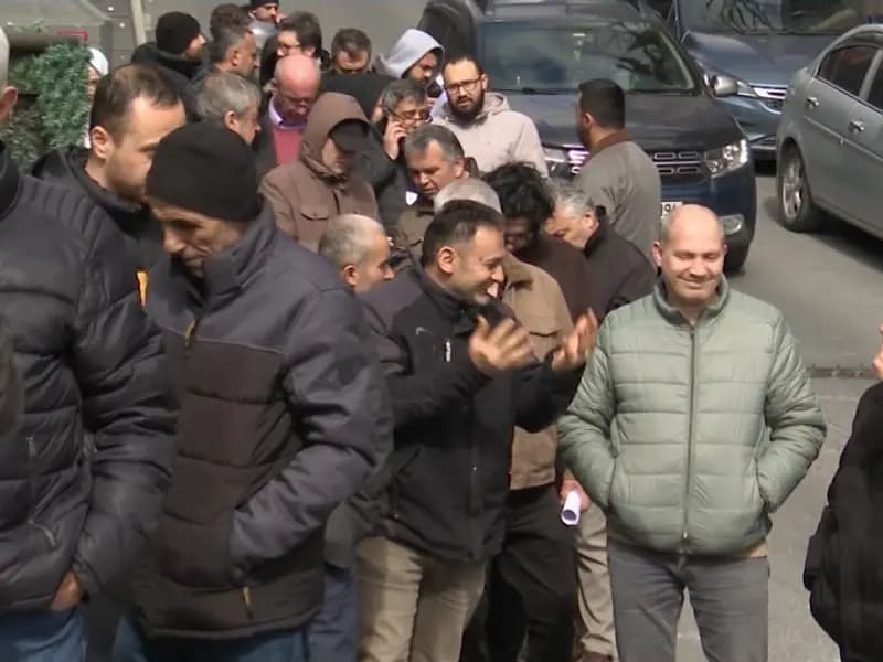 APP plaka değişiminde ceza artışı uzun kuyruklara neden oldu