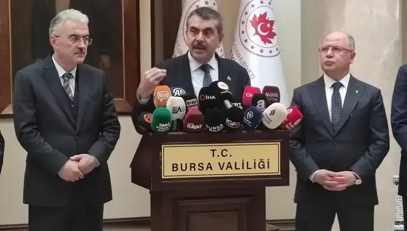 Bakan Tekin, Protesto Gösterilerine Katılan Çalışanlara Yaptırım Uyarısı Yaptı