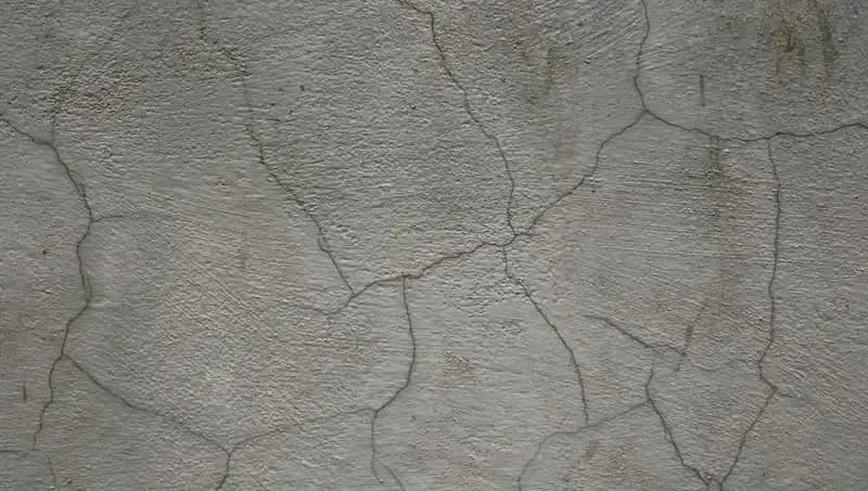 Çatlakları Kendi Kendine Onaran Canlı Beton: Geleceğin İnşaat Malzemesi Mi?