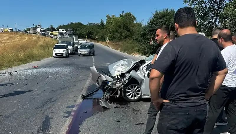 İstanbul'da Feci Kaza: Kalp Krizi Geçiren Sürücü Otobüse Çarptı