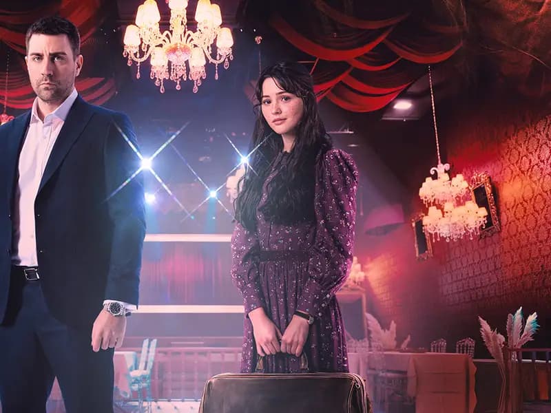 Çirkin Dizisinin Afişi Yayınlandı: Yeni Türk Draması Geliyor