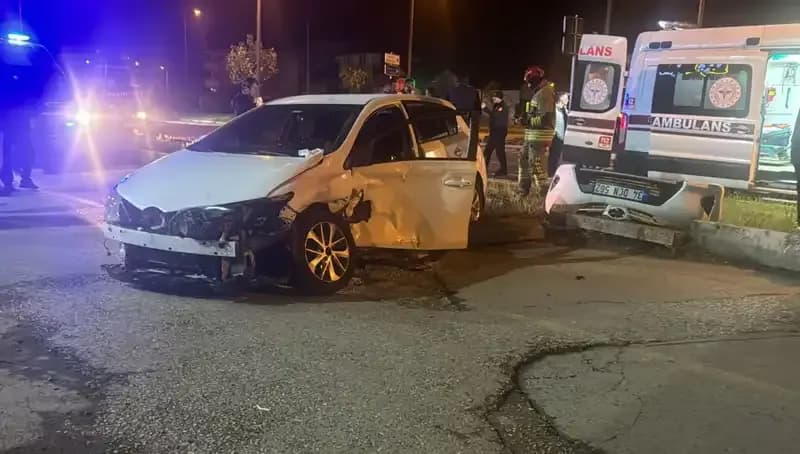 Pikap ile Otomobil Çarpıştı: Kaza Sonrası Korkunç Manzaralar