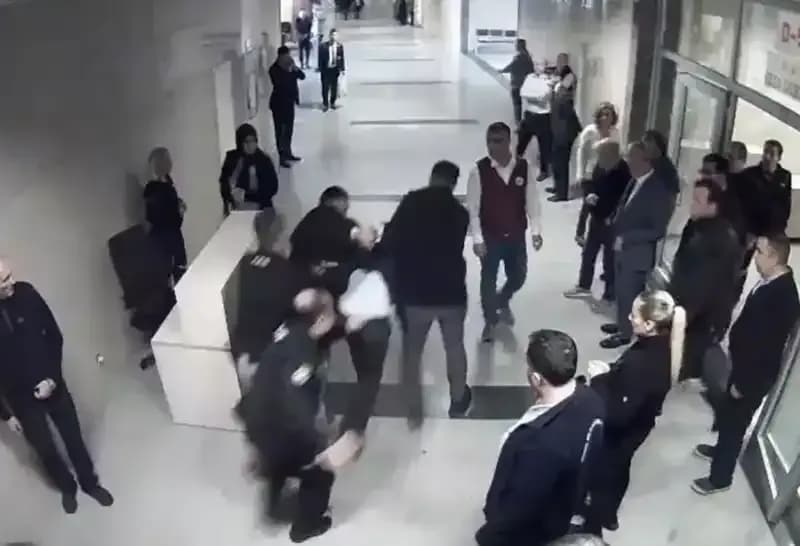 Kadın Hakimi Vuran Savcıya Ait Saldırı Anına Dair Şok Edici Görüntüler Ortaya Çıktı