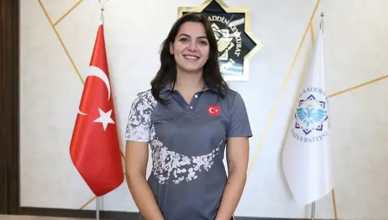 Altın Madalya Kazanan Esra'nın Hedefi: Dünya Şampiyonu Olmak