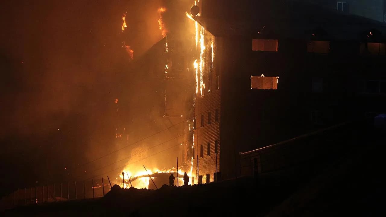 Yangın Olayında 10 Yetkili Görevde