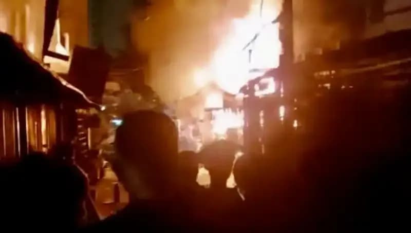 Vietnam'daki Trajik Apartman Yangınında Sekiz Kişi Hayatını Kaybetti