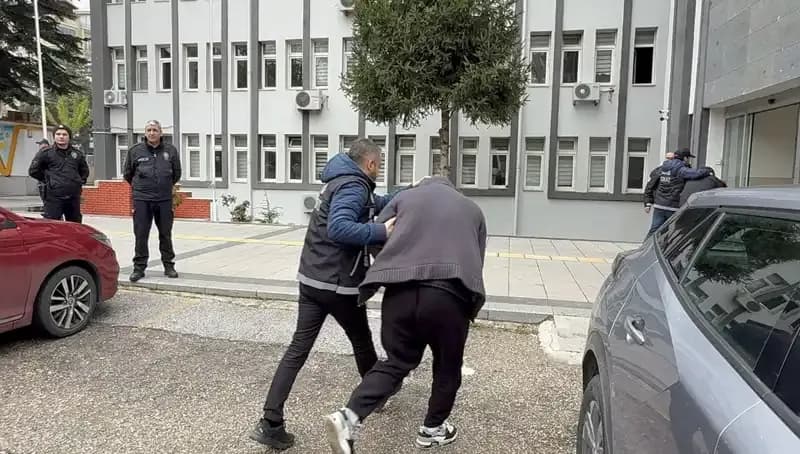 10 Bin Sentetik Ecza Hapı Ele Geçirildi: 20 Şüpheli Gözaltında