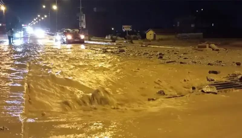 Konya ve Ankara'da Sel Felaketi: Hayat Durma Noktasına Geldi