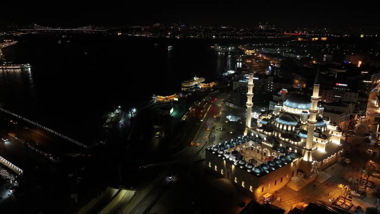 Müslümanlar Miraç Kandili'ni Kutlayacak