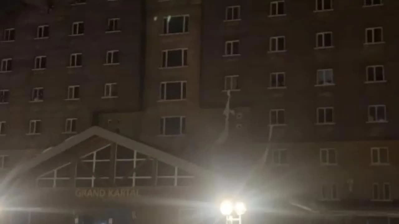 Otel Yangınında Panik: Çarşaflarla Kurtulma Girişimi