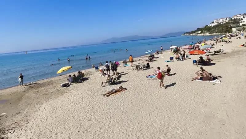 Yaz Güneşi Plajları Doldururken, Denize Girmeyenlerin Tercihleri Neler?