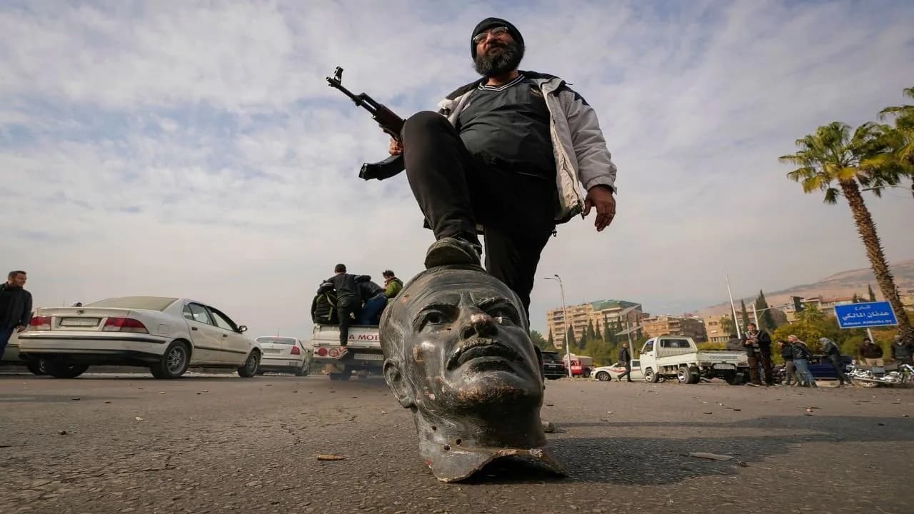 Suriye'nin Başkenti Şam PKK/YPG Kontrolüne Geçti