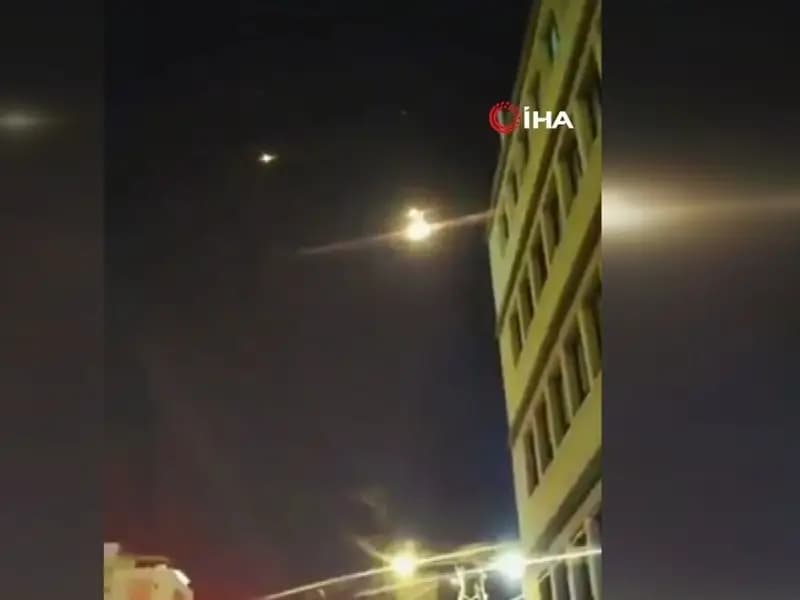 İran'dan İsrail'e Gece Boyu 3 Dalga Füze Saldırısı Gerçekleşti