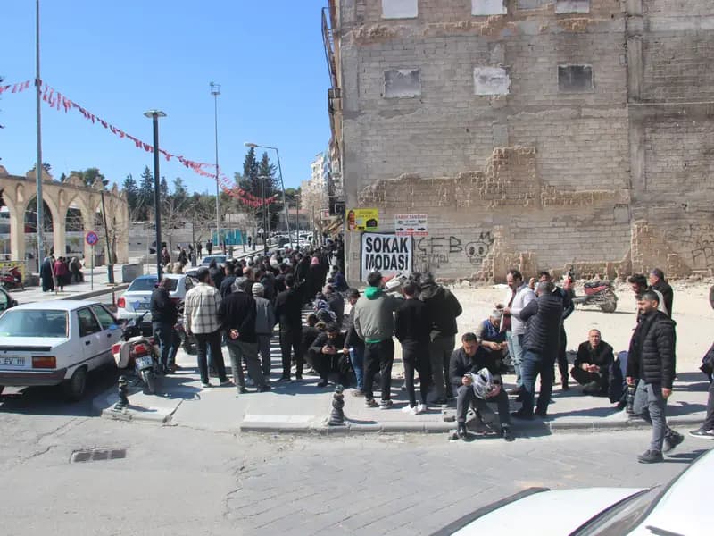 Şanlıurfa'da APP Plaka Kuyruğu: 140 Bin Lira Ceza Tehlikesi