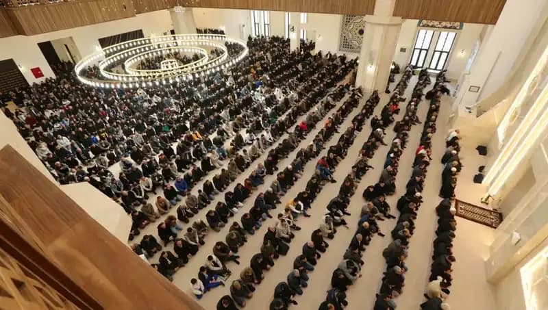 Cuma Namazı İçin Beklenen Saatler: Hangi İllerde Ne Zaman Kılınacak?