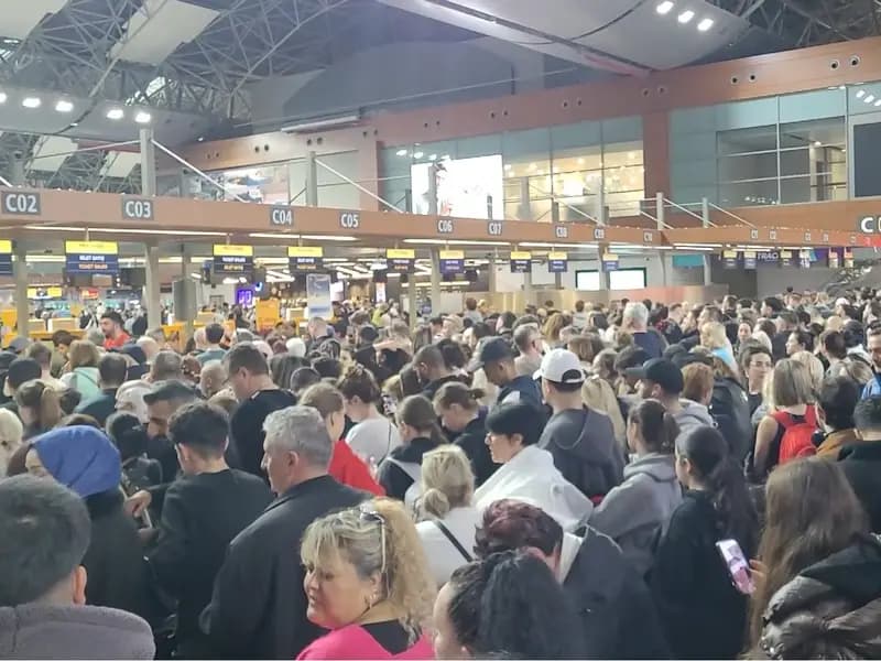 Sabiha Gökçen'de Hava Koşulları 127 Uçuşu İptal Etti