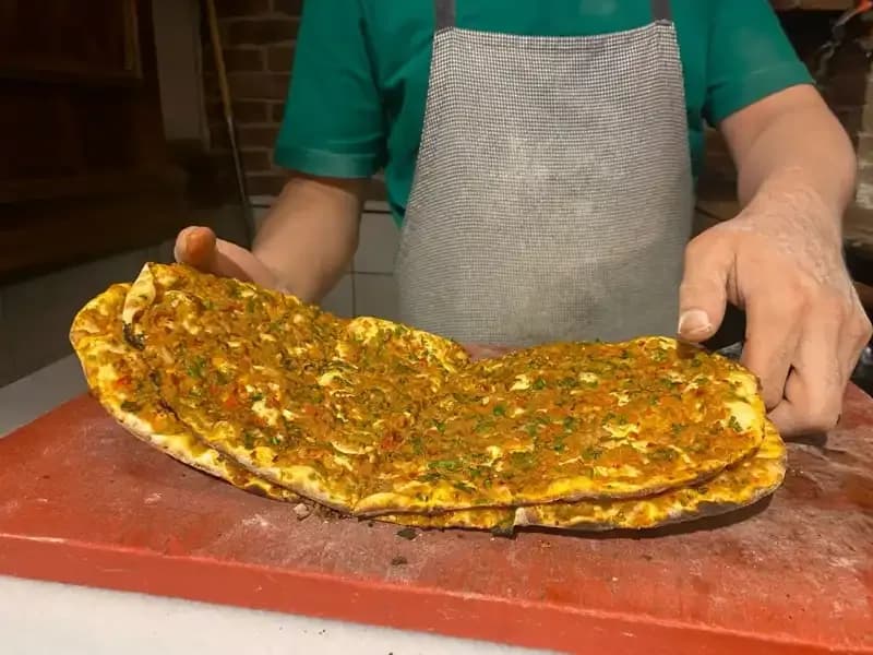 İstanbul'da Lahmacun Fiyatındaki Semt Farklılıkları Neden Bu Kadar Çarpıcı?