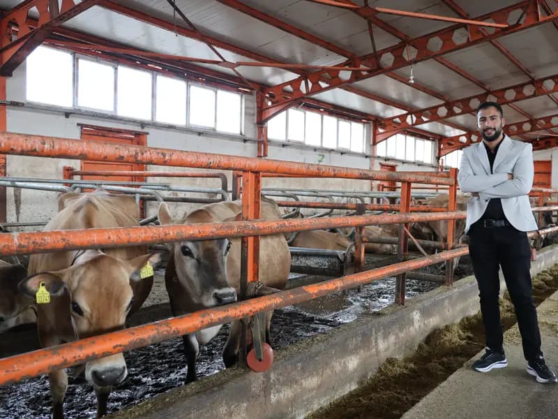 Üniversiteyi Terketti, Çiftçilikte Başarıya Ulaştı