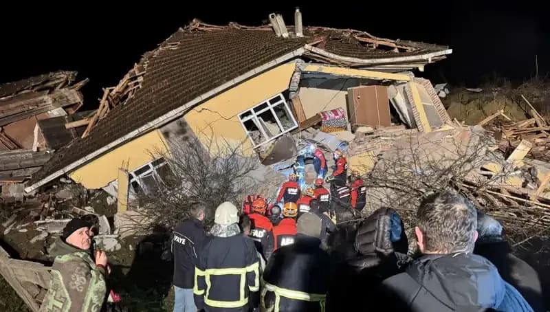 Sinop’ta Heyelan Felaketi: Üç Ev Yıkıldı, Evlerini Kaybedenler için Neler Yapılacak?