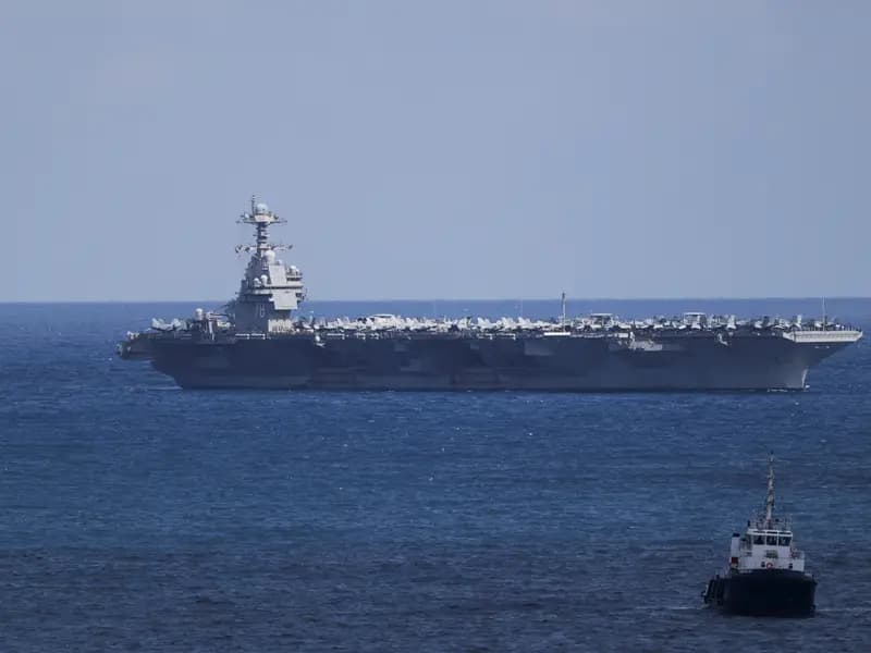 USS Gerald R. Ford'da 30 Saat Süren Yangın, Mürettebat Yerde Yatıyor