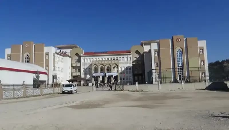 Ortaokulda Öğrenciye Şiddet İddiası: Aileler Ne Düşünüyor?