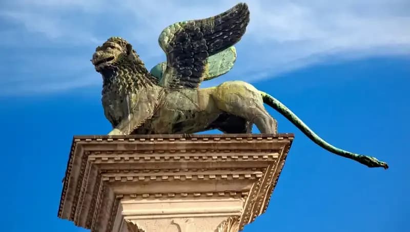 Dünyaca Ünlü Heykelin Gerçek Kimliği: "Çin Malı" Olduğu Ortaya Çıktı!