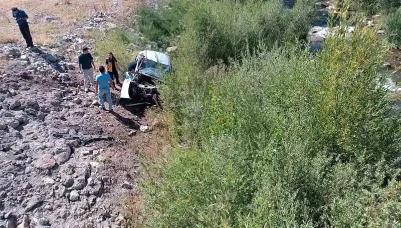 Sivas’ta Otomobilin Dere Yatağına Uçması: İki Can Kaybı