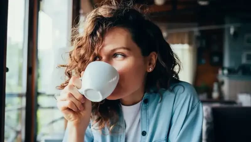 48 Yaşındaki Kadının Güne Kahveyle Başlama Alışkanlığına Ölümcül Uyarı!