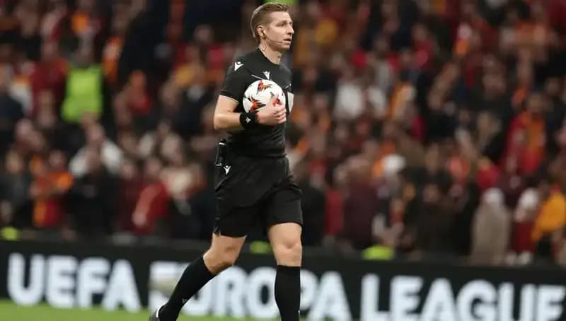 Galatasaray-Antalyaspor Maçının VAR'ı Lawrence, Futbolseverleri Şaşırttı!