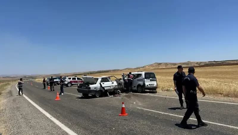Adıyaman'da Feci Trafik Kazası: 4 Can Kayıbı, Hızlı Müdahale Yetmedi