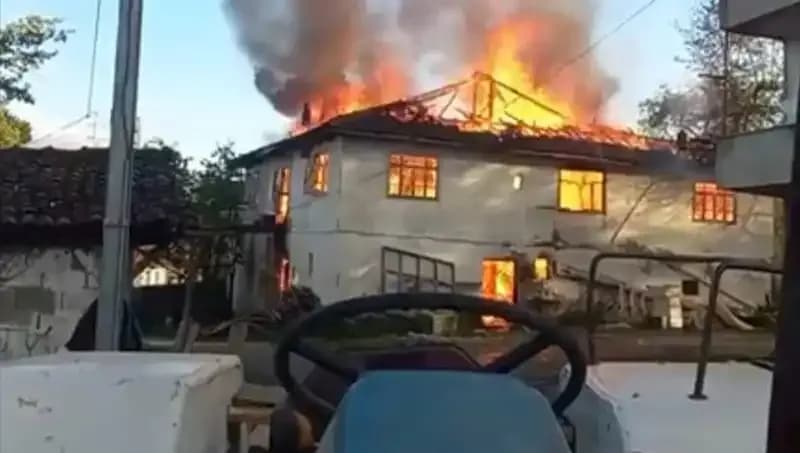 İki Katlı Evde Çıkan Yangın Büyümeden Kontrol Altına Alındı