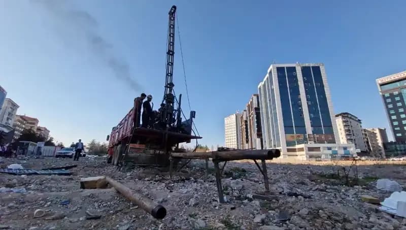 Galeria Sitesi'nde 89 kişinin gizemi: İlk kazma vuruldu